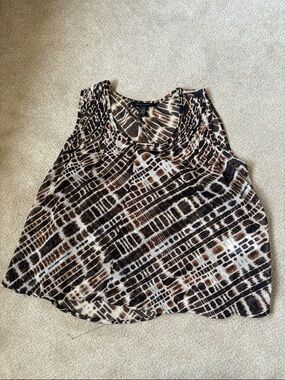 Banana Republic flowy tank.